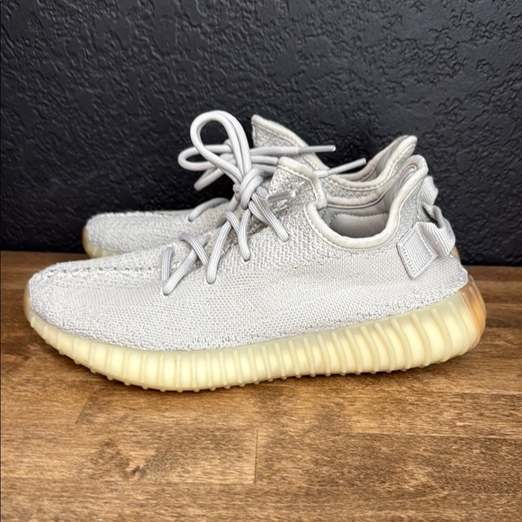 Adidas Men’s Yeezy Boost Size 6 - Picture 3 of 12